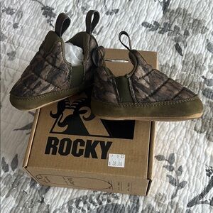 Rocky Green Slippers with Suede Finish